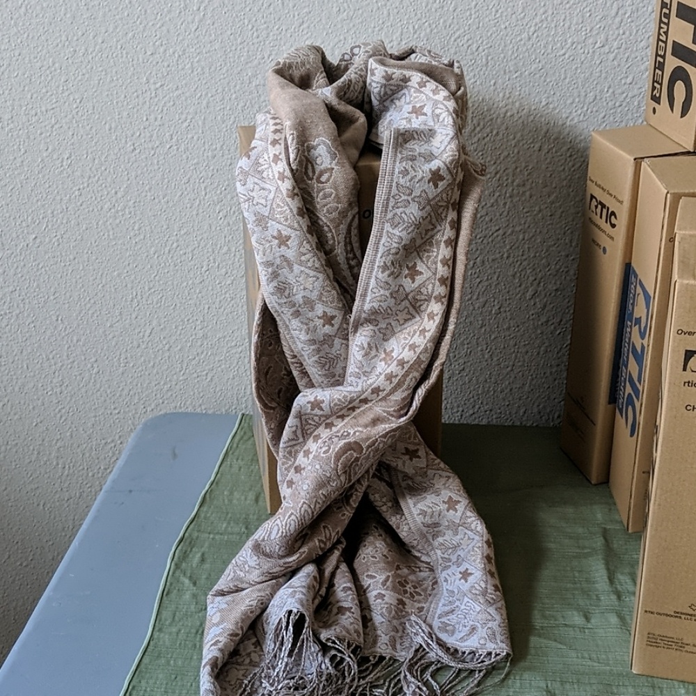 Beautiful tan scarf with short fringe